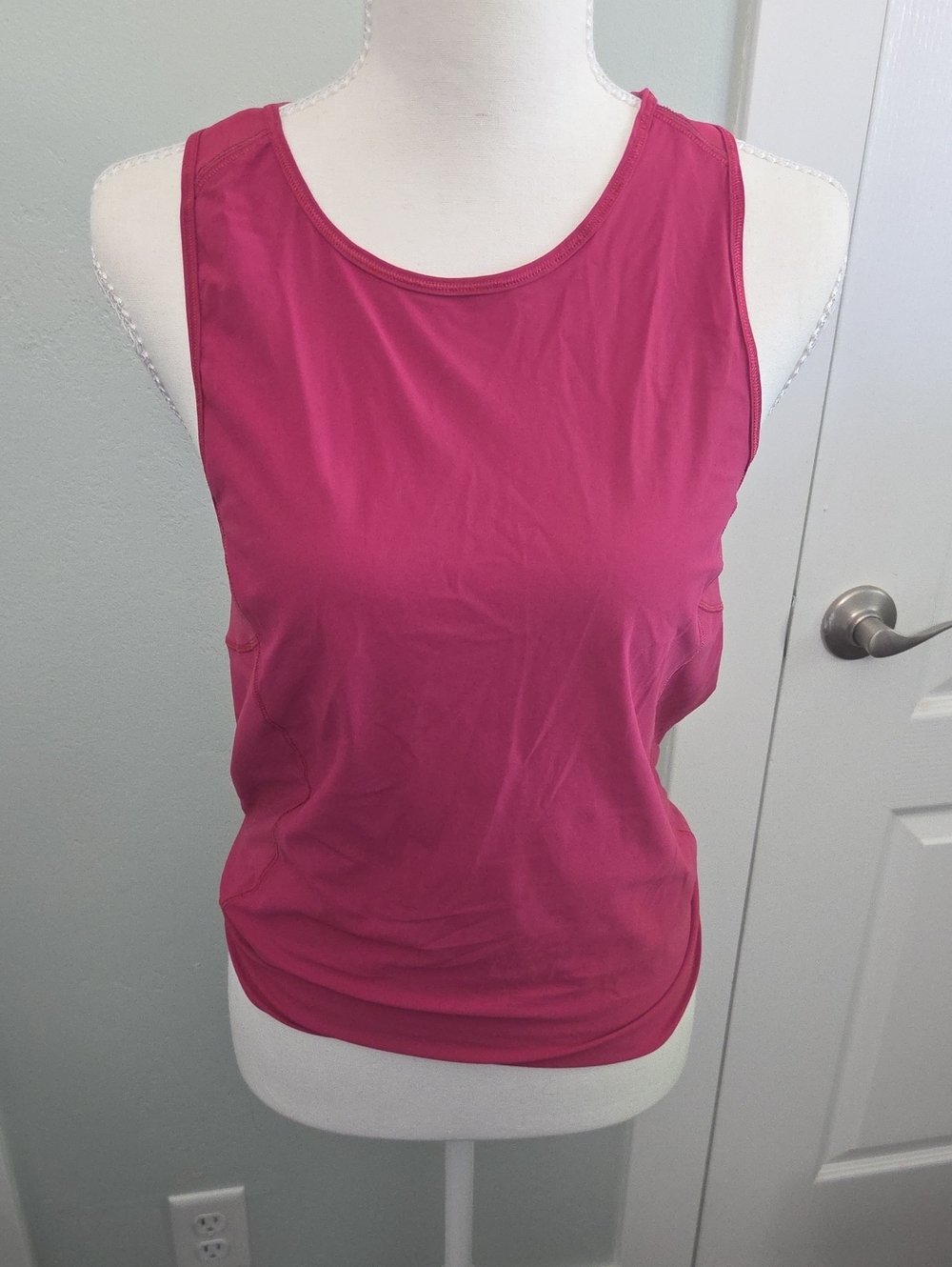 Lululemon Women’s Performance Tank Top - Pink
